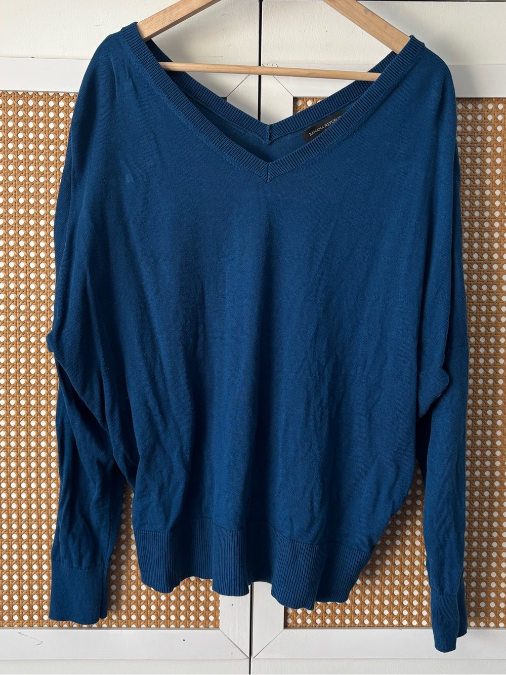 Banana Republic Double V Neck Forever sweater XL